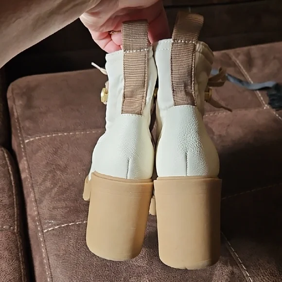 Dolce Vita Celida Women’s Chunky Lug Heel Ankle Combat Boots - Cream/Tan 10 - Picture 6 of 15